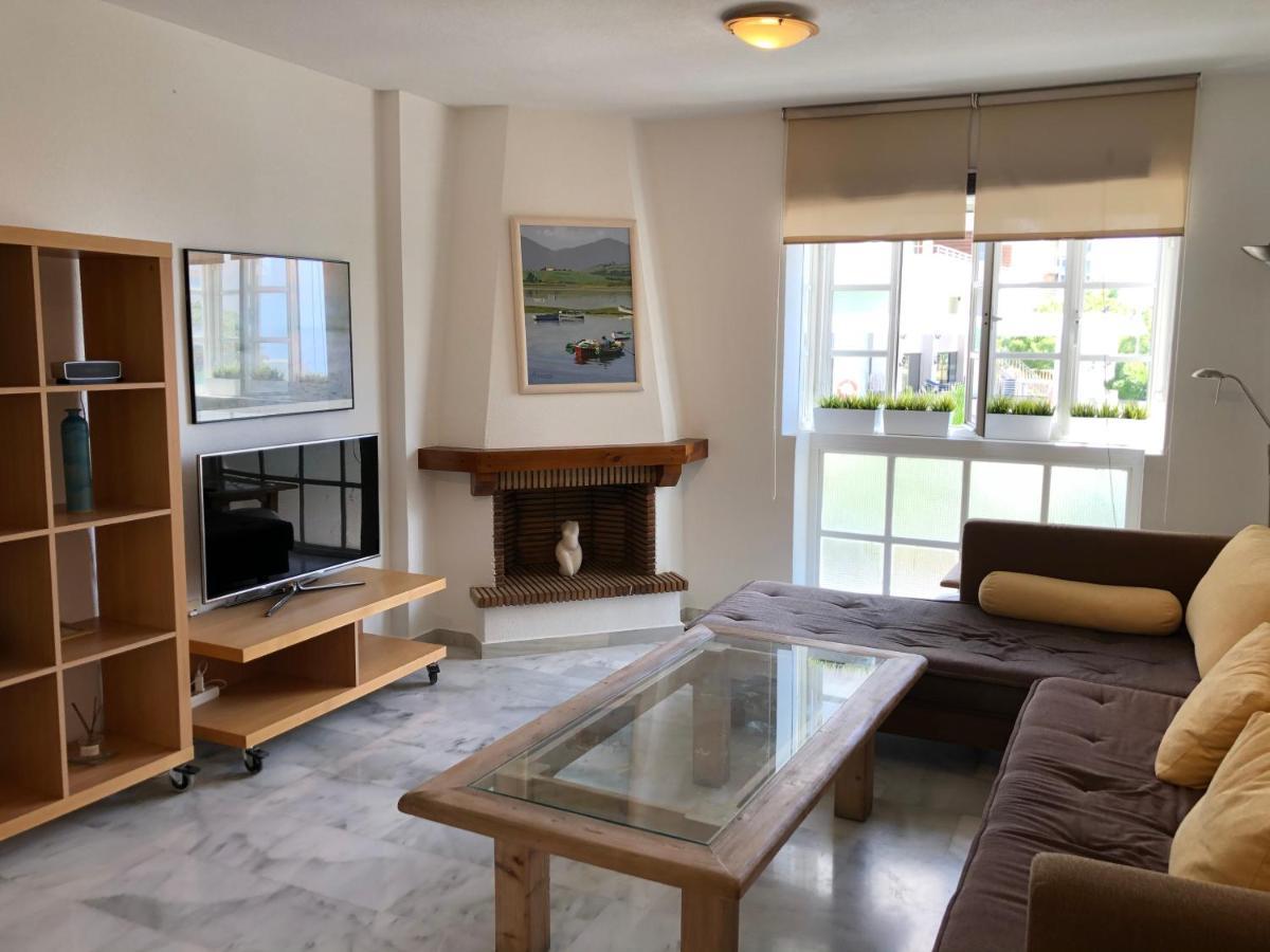 El Cortijuelo. Magnificent Triplex Terraced House With Rooftop Of 18M2, Overlooking The Sea. Parking Torremolinos Kültér fotó