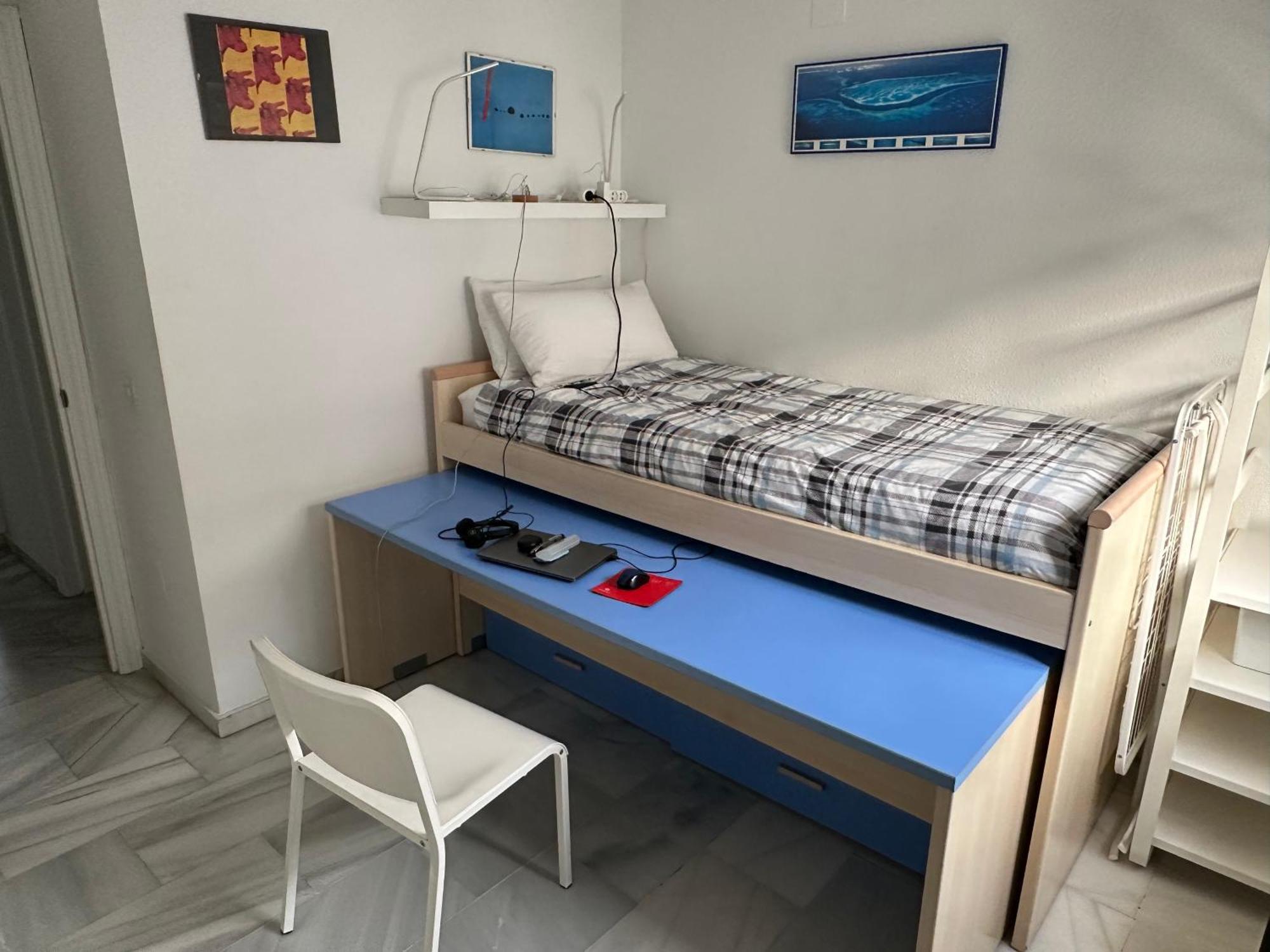 El Cortijuelo. Magnificent Triplex Terraced House With Rooftop Of 18M2, Overlooking The Sea. Parking Torremolinos Kültér fotó